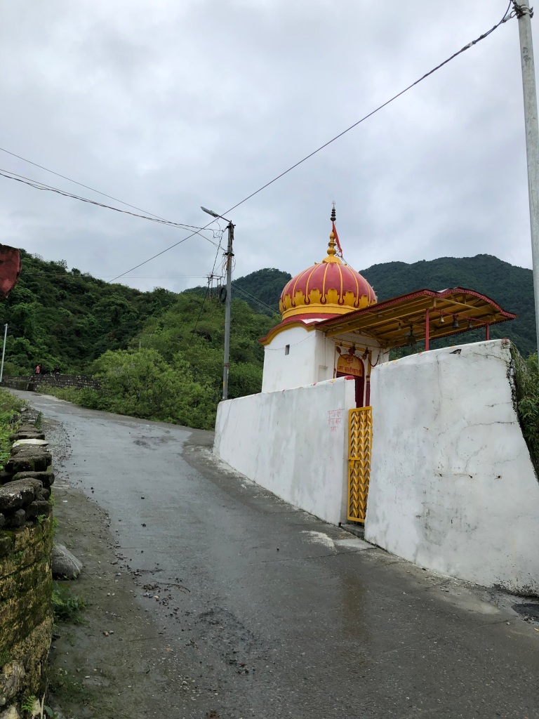Kali Mandir - Start point of the Dehradun - Jharipani - Barlowganj - Mussoorie trek